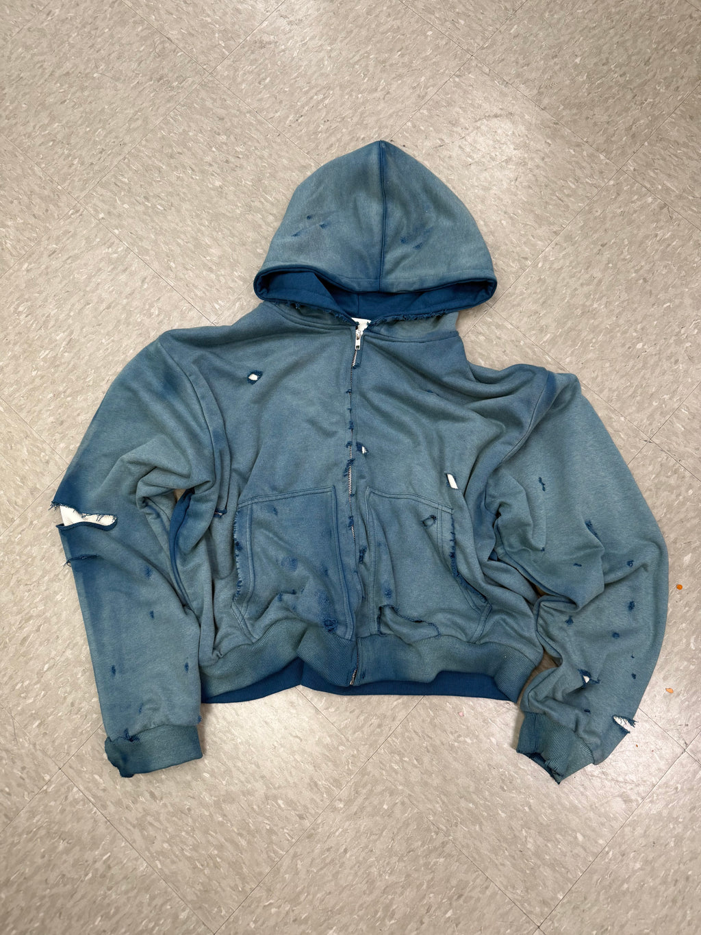 ICY BLUE DISTRESSED