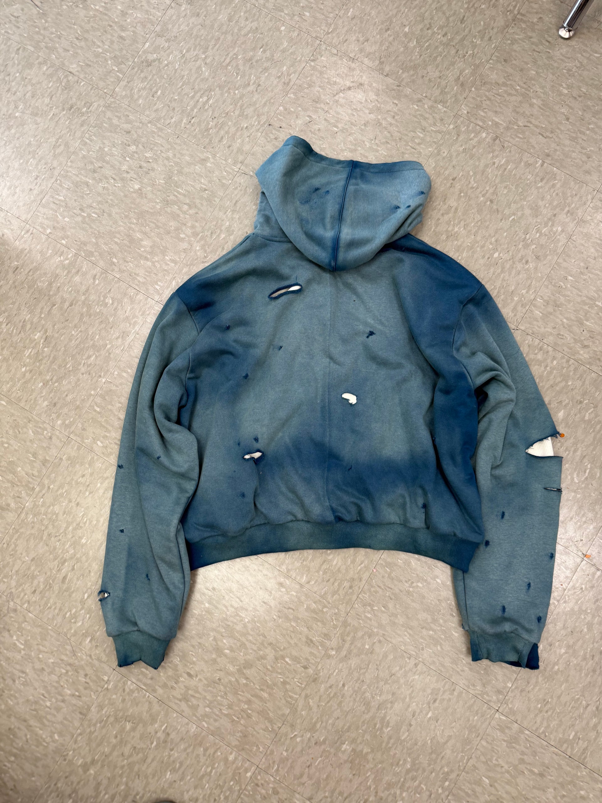 ICY BLUE DISTRESSED